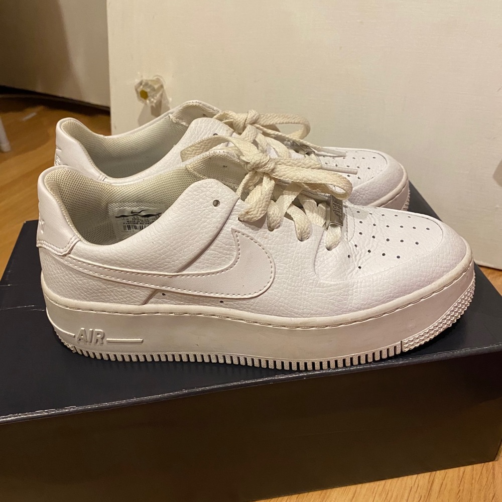 Nike Air Force 1 Sage Low